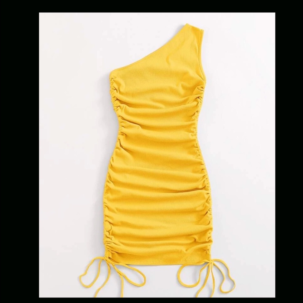 NWOT RIBBED RUCHED DRESS